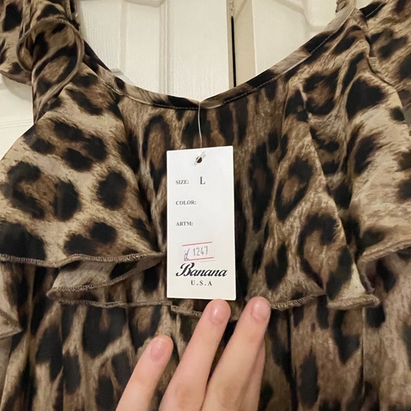 This dress has never been used and still has the tags attached. - Picture 4 of 4